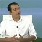 Profesor de Derecho internacional y Derecho mercantil para alumnos de todos los niveles y tasas las edades.